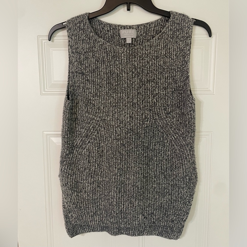 Pure Collection Gray Sleeveless Knit Top